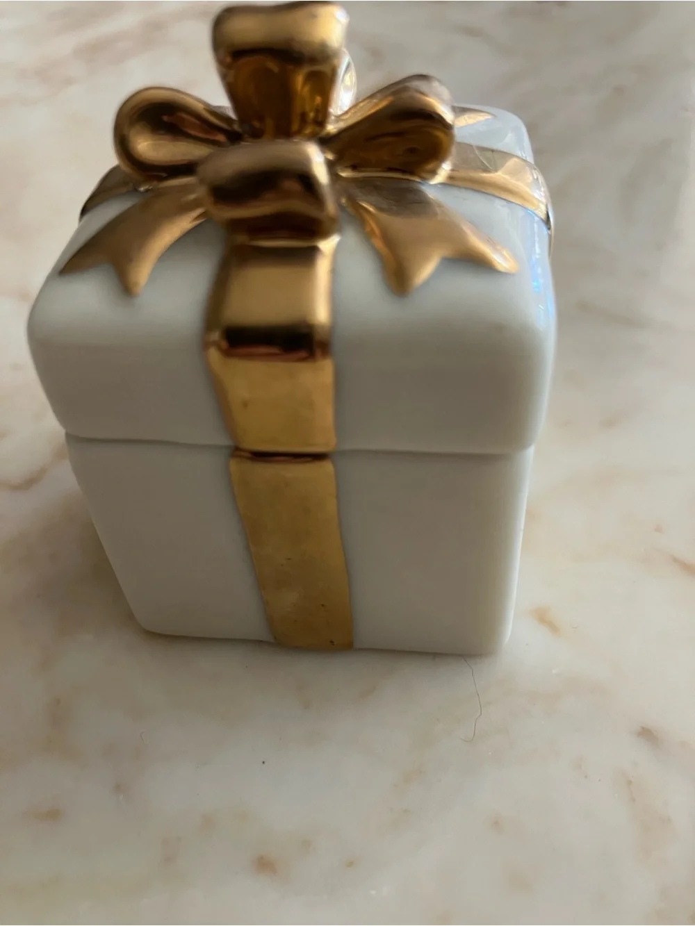 Lenox White Porcelain Jewelry Box with Gold Bow